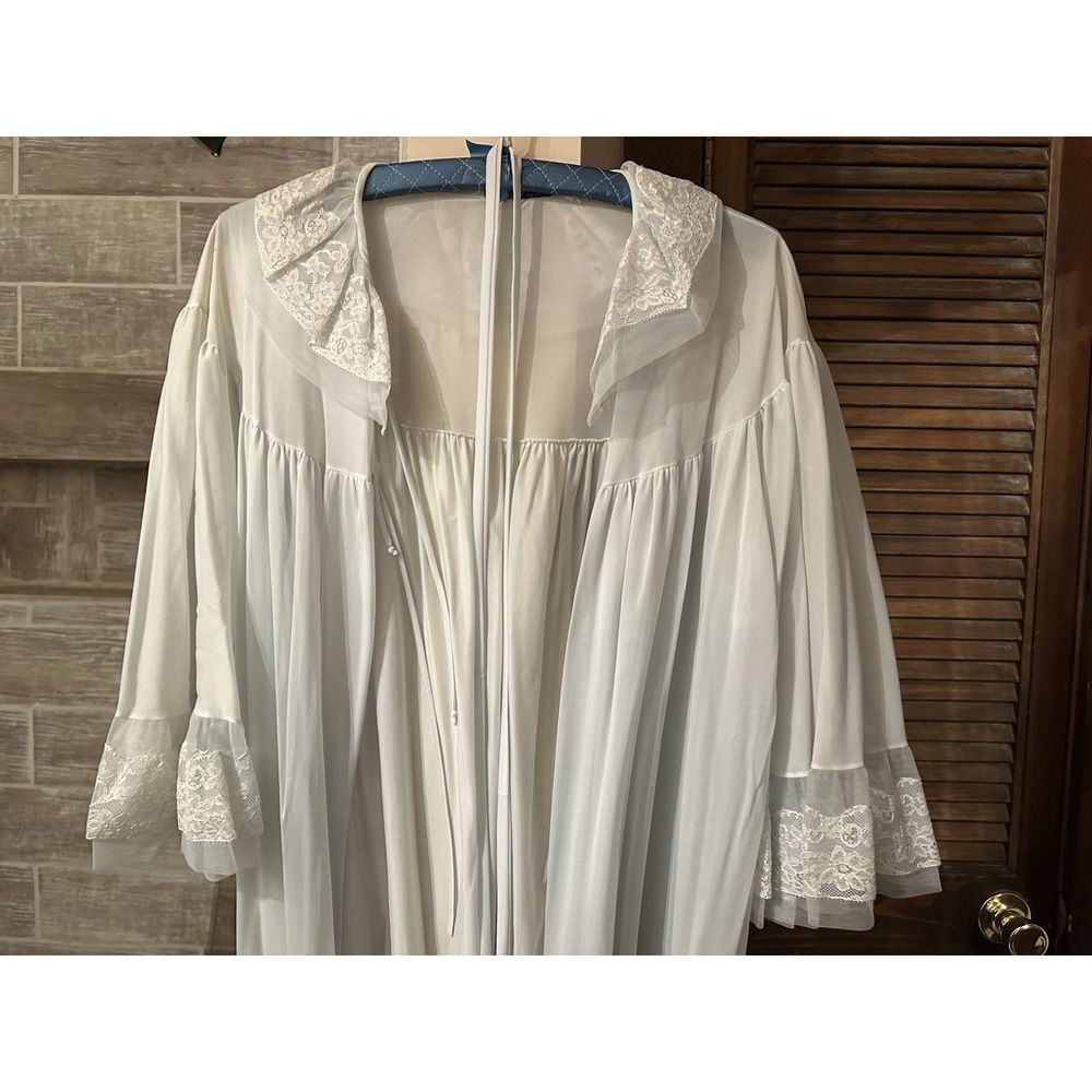 Vintage 60's Radcliffe Robe Lingerie Baby Blue Nylon M/L Lace Negligee Sheer